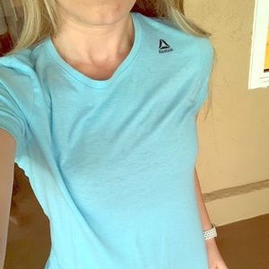 Medium Reebok Crew Neck - Light Blue